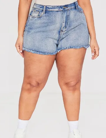 Pantaloni scurti PRETTYLITTLETHING Plus Size, albastru