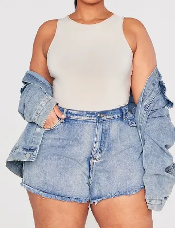 Pantaloni scurti PRETTYLITTLETHING Plus Size, albastru