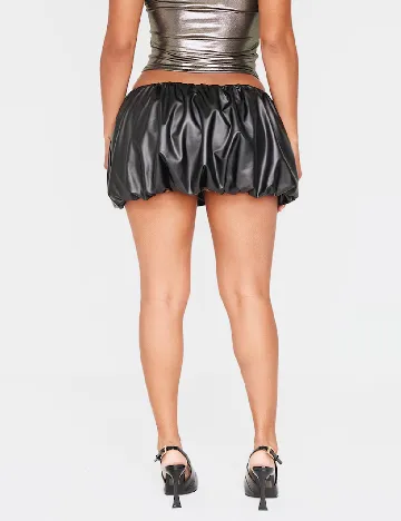 Fusta PRETTYLITTLETHING, negru