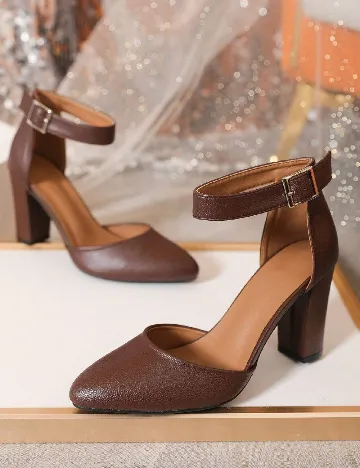 Pantofi SHEIN, maro Maro