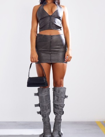 Top PRETTYLITTLETHING, negru