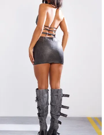 Top PRETTYLITTLETHING, negru