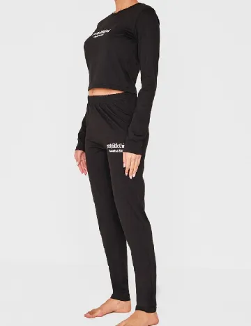 Bluza PRETTYLITTLETHING, negru Negru