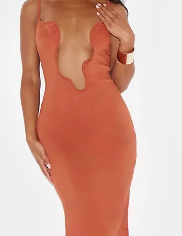 Rochie lunga PRETTYLITTLETHING, caramiziu