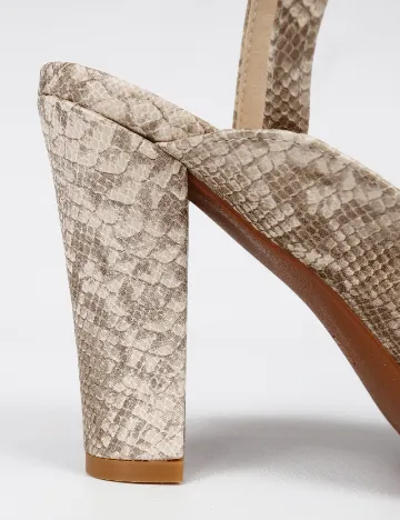 Pantofi SHEIN, bej
