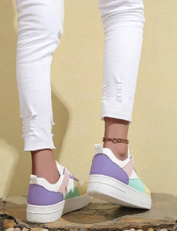 Adidasi SHEIN, mix culori