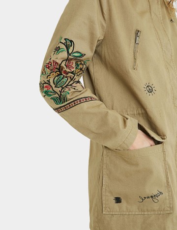 Jacheta Desigual, kaki