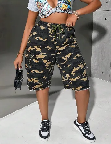 Pantaloni scurti SHEIN CURVE, army Verde