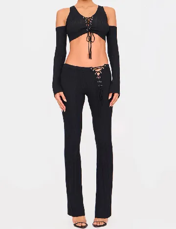 Top PRETTYLITTLETHING, negru Negru