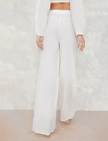 Pantaloni PRETTYLITTLETHING, alb
