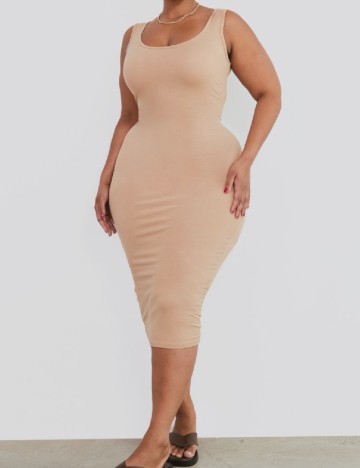 Rochie medie PRETTYLITTLETHING Plus Size, bej