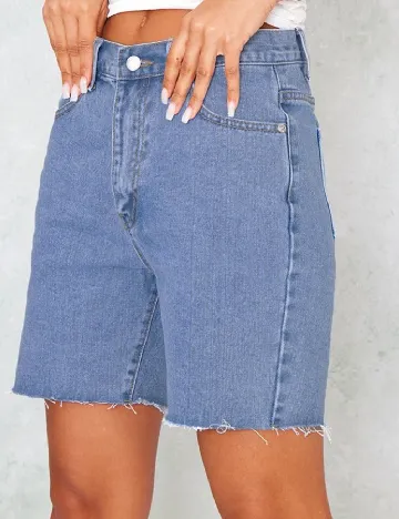 Pantaloni scurti PRETTYLITTLETHING, albastru