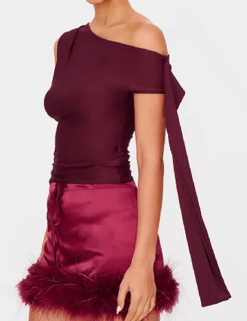 Bluza PRETTYLITTLETHING, visiniu