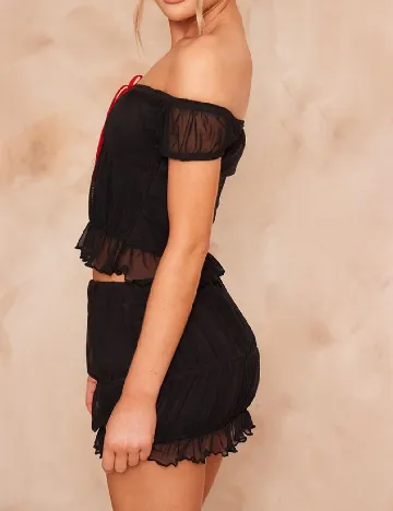 Top PRETTYLITTLETHING, negru