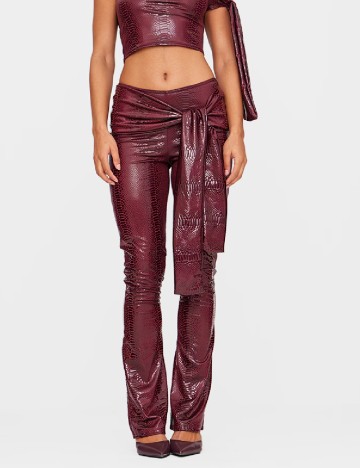 Pantaloni PRETTYLITTLETHING, visiniu