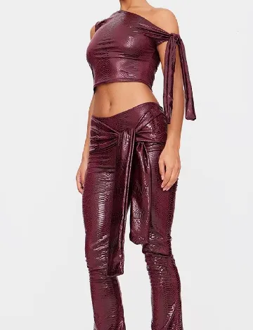 Top PRETTYLITTLETHING, visiniu Rosu