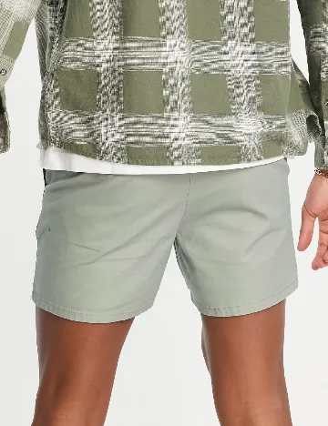 Pantaloni scurti ASOS, verde deschis Verde