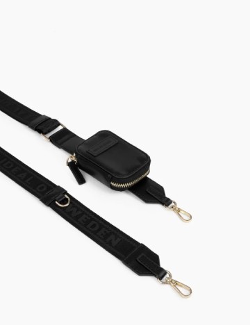 Husa iPhone IDEAL OF SWEDEN, negru