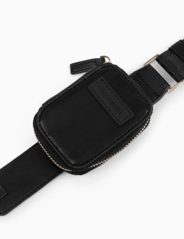 Husa iPhone IDEAL OF SWEDEN, negru