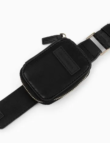 Husa iPhone IDEAL OF SWEDEN, negru Negru