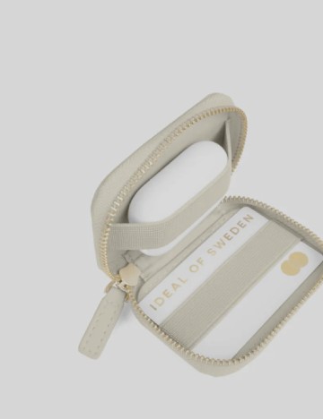Husa iPhone IDEAL OF SWEDEN, crem