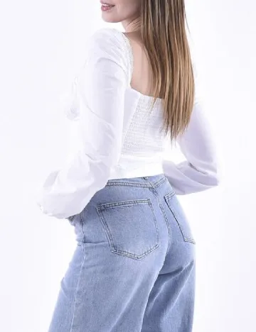 Top Bershka, alb Alb