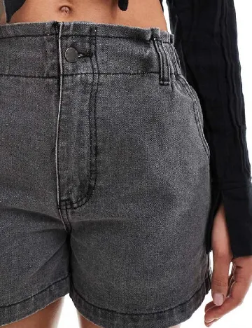 Pantaloni scurti IN THE STYLE, gri Gri