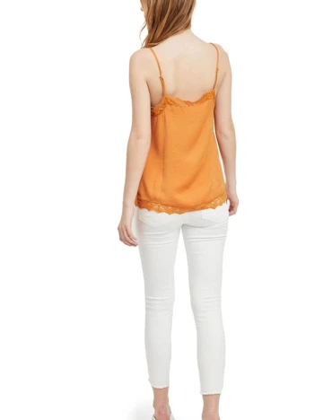 Maiou Vila, portocaliu