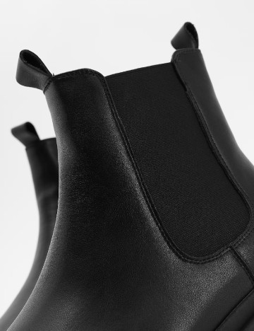 Ghete Reserved, negru