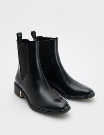 Ghete Reserved, negru