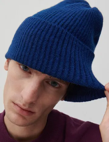 Caciula Reserved, bleumarin