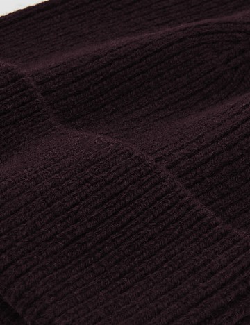 Caciula Reserved, pruna