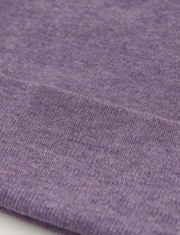 Caciula Reserved, mov