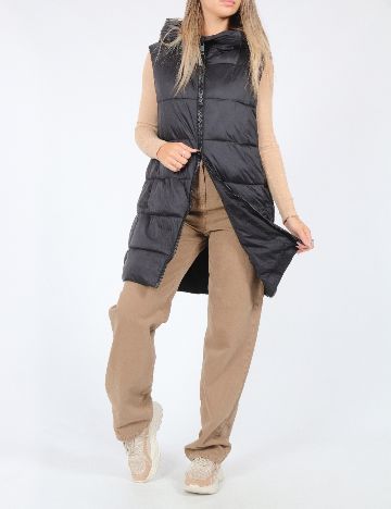 Vesta Zara, negru