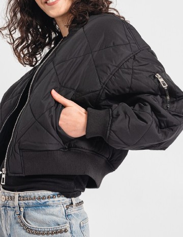 Jacheta Only, negru