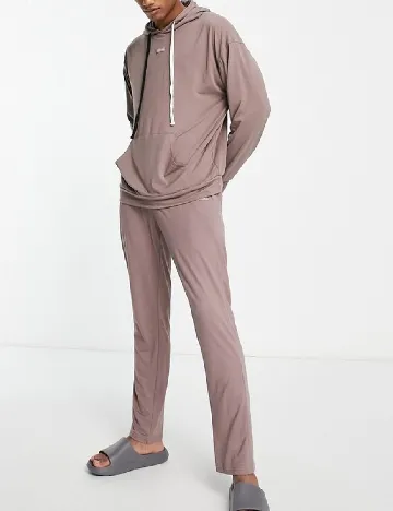 Compleu Il Sarto, mov Mov