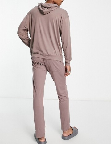 Compleu Il Sarto, mov