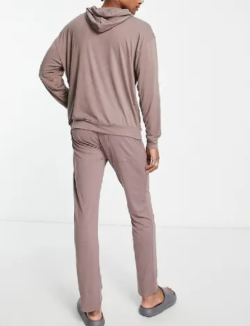 Compleu Il Sarto, mov Mov