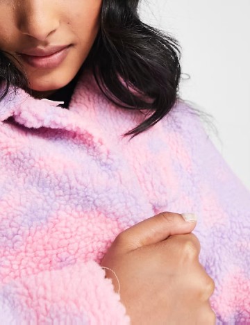 Jacheta Unreal Fur, roz