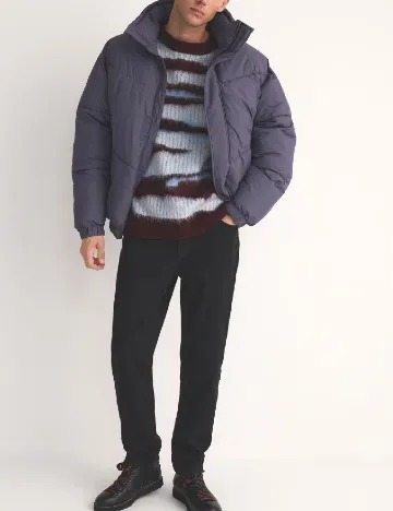 Geaca Reserved, mov Mov