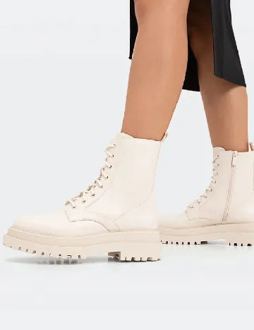 Ghete Stradivarius, crem Crem