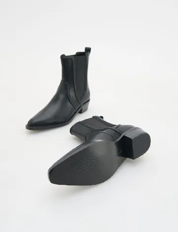 Ghete Reserved, negru Negru