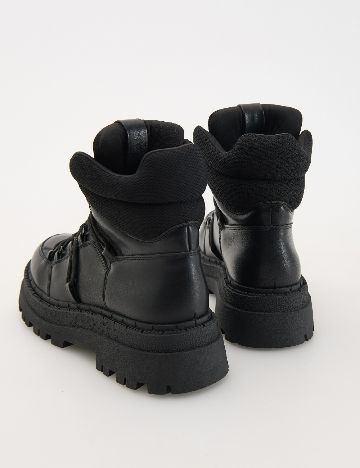 Ghete Reserved, negru