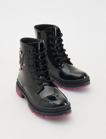 Ghete Reserved, negru