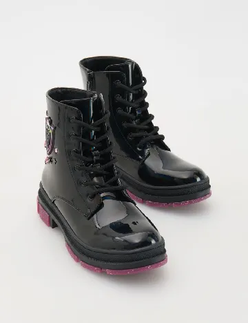 Ghete Reserved, negru Negru