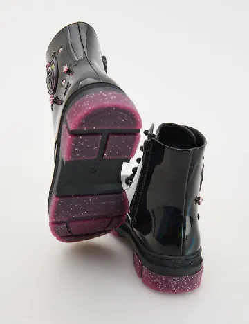 Ghete Reserved, negru Negru