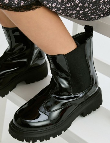 Ghete Reserved, negru