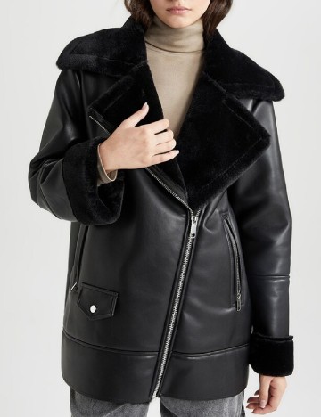 Jacheta DeFacto, negru