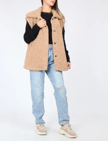 Vesta Noisy May, maro Maro