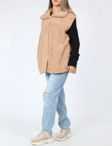 Vesta Noisy May, maro Maro